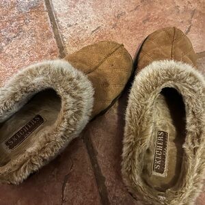 Skechers Women's Quilted Slip-On Slippers with Faux Fur Trim - Brown/Tan